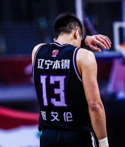 1661088358276046615.png 郭艾伦.png